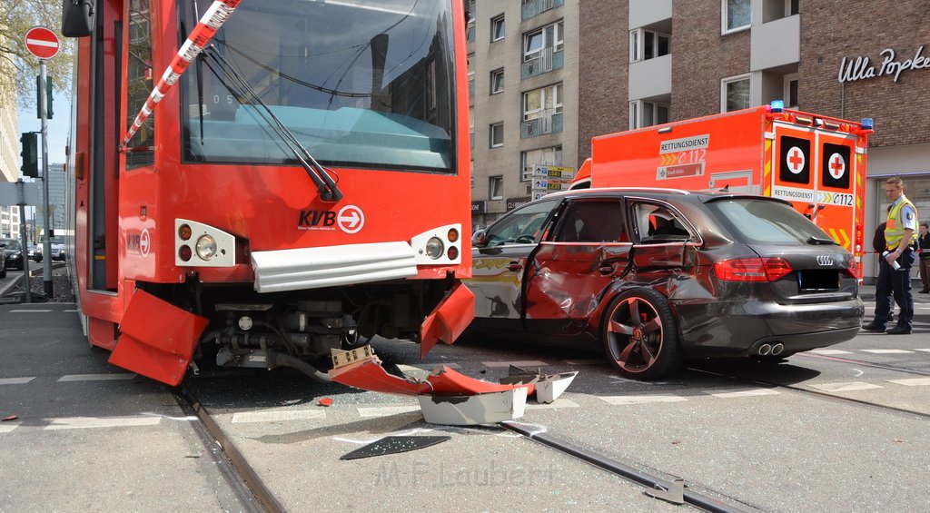 VU Pkw Strab Koeln Mitte Pipinstr Hohestr P06.JPG